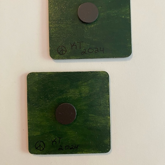 Hand painted cactus magnets set of 2 - Picture 4 of 6